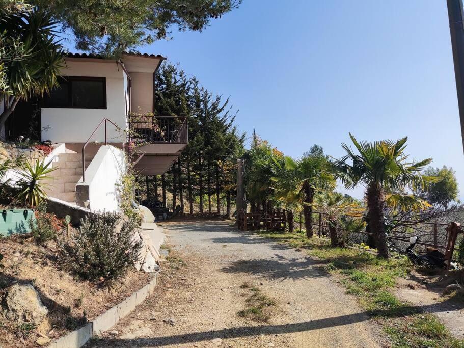 منزل الضيف سانريمو  في Detached House With Garden And Sea View المظهر الخارجي الصورة